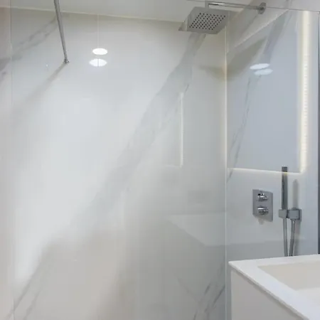 #11 Alex Terrace Parking Ac 2 Bdr 5mins To Sea Apartment *